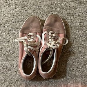Women’s size 9 vans, good condition